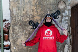 Lowe Andersson of No Budget Productions and Brand Ambassador for NYA-EVO carrying his broken board. Photo by Patrik Lofgren. 